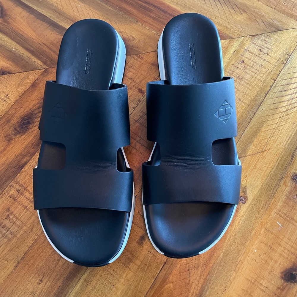 Hermès sandals